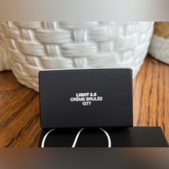 NARS Soft Matte Complete Concealer Color Crème Brûlée NWT - Picture 5 of 7